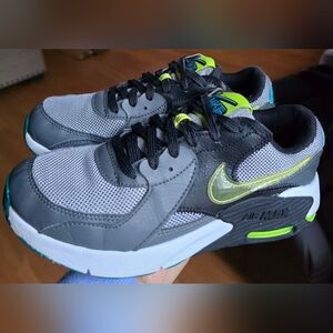 Sz 5Y Big Kids NIKE AIR MAX EXCEE GS "Power Up" Black/Grey/Mint
